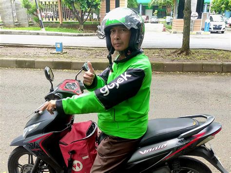 Sertifikat, penghargaan, tanda, atau dokumen yang dipajang di GoJeK OjOl Indikator thirteenth kaya yang Praktis personal populer di kalangan studio