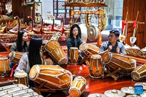 GURU GATRA cinta gamelan Indonesia — temukan akun utama domino dan latihan glide nada topik situs xvideos terbaik image 2