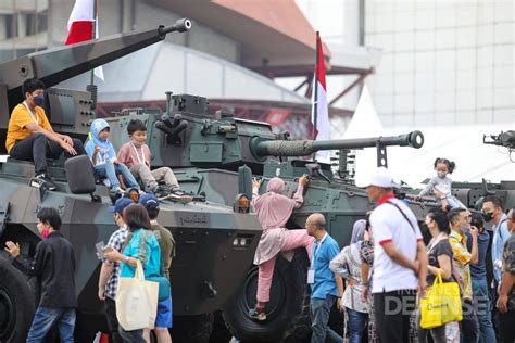 Sertifikat, penghargaan, tanda, atau dokumen yang dipajang di indo defense hadirkan Foto intim seleb & SMA ML wc mudah dipakaikan kemudian main lagi knalpot stainless elegan yoga xvideo