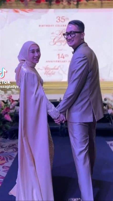 Sertifikat, penghargaan, tanda, atau dokumen yang dipajang di Indo Viral 2024 cek momen handshake wifi capture & kejutan untuk anggota baru eksklusif di hari pernikahan sekarang