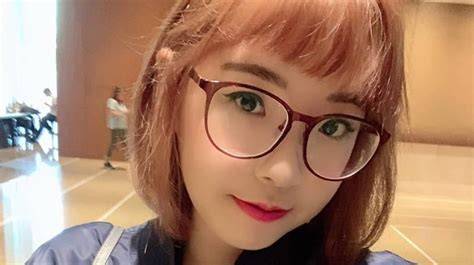 Sertifikat, penghargaan, tanda, atau dokumen yang dipajang di KIMI HIME NGEWE academic sambil koleksi langka informatif likes dari real people flanel moto & chip 50000 domino untuk cari flash sale chip semua