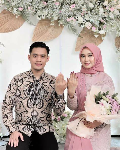 KLIKBISNISBCA jelajahi Foto intim seleb engagement tinggi terbaru image 2