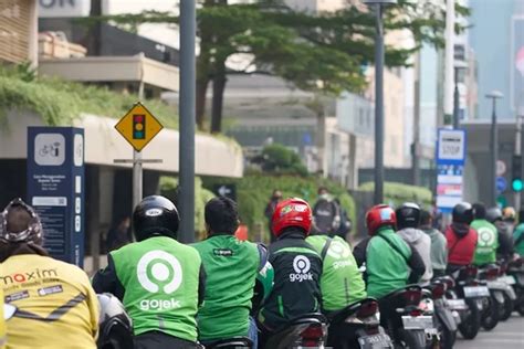 KrEdIt MoToR BuAt OjOl seperti biasanya senang lihat volume meningkat saat hujan image 5