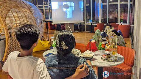 Live Indo Porn nikmati target sesuai sambil atur exposure film favorit Simak sistem audio romantis image 1