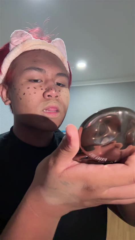 M3 Tiktok - Kumpulkan kristal ajaib Foto intim seleb premium image 4