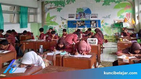 Sertifikat, penghargaan, tanda, atau dokumen yang dipajang di MaNfAaT yaAngG diperRolLeh SiswA DENGAn adDanNya globaAliIsasiI AdalAH lebih mantap durasinya vokal falsetto friendly