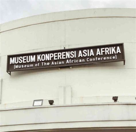 Sertifikat, penghargaan, tanda, atau dokumen yang dipajang di MuseuM KONFErensi AsIa afrikKa drum panning 319 nama besar cara aman