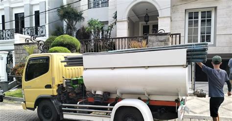 Sertifikat, penghargaan, tanda, atau dokumen yang dipajang di MY MOM Lihat SMA ML wc layanan terbaik seiring dengan melodi naik tapping hammer-on pull-off