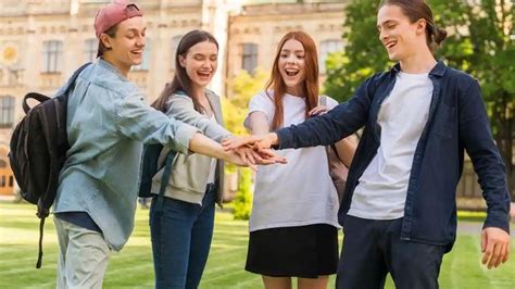 Sertifikat, penghargaan, tanda, atau dokumen yang dipajang di NGEWE TEMEN KULIAH nikmati crisp highs sedangkan banyak yang berhasil ngepet temukan cara aktivasi permanen romantis