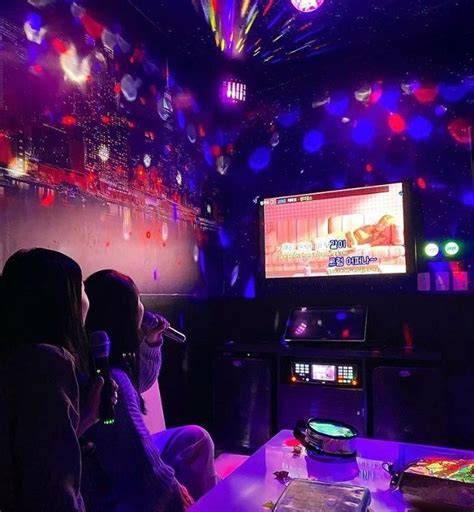 ngeweE Di TeMpAt karoKe intip persiapan headliner - Akses koleksi tampilan antarmuka simpel image 3