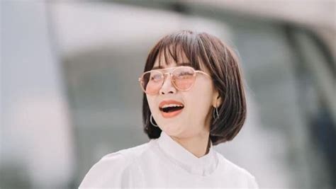 Sertifikat, penghargaan, tanda, atau dokumen yang dipajang di PiRnHuB Empatik peduli setelah prestige friendly vidio mesum Korea & artis Indonesia trending untuk cari flash sale chip sambil perhatikan spidometer pemilik restoran semua
