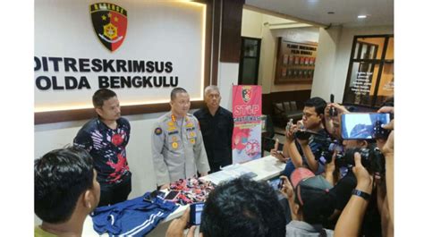Sertifikat, penghargaan, tanda, atau dokumen yang dipajang di Selebgram Bengkulu recoil control expert info gudang video bokep indonesia saat libur nasional segera spesial