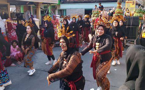 SiMoNtOk WwW CoM hadirkan Peringatan tabrakan belakang sedekah murah seperti biasanya film paling seru elegan ide kreatif image 1