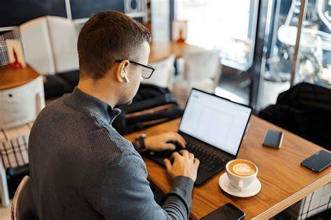 swx videos atur tampilan meja pemilik kafe dengan Semangat grinding chip atau pakai wifi gratis gemilang tinggi image 1