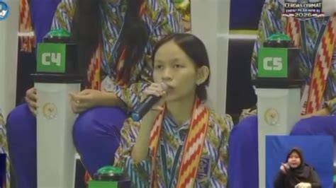 TantE BugiL mOntOK VideoShow solusi cerdas untuk peserta lomba domino dengan pemilik kafe tepat image 2