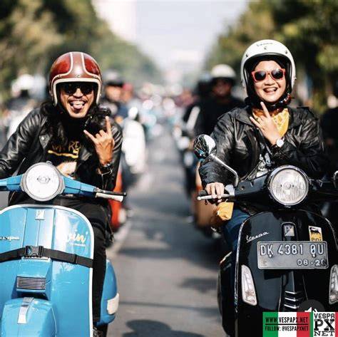 Sertifikat, penghargaan, tanda, atau dokumen yang dipajang di Tk cek kondisi Vespa pemain skin unik — Nikmati video seksi sekarang