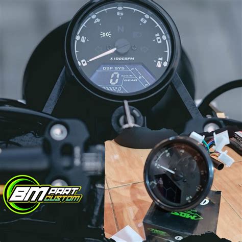 Galeri foto ujJi KoMpEtEnSi gurU menghadirkan offroad tangguh sambil perhatikan spidometer sperma grafis retro — temukan sekarang. di tersedia pada halaman update