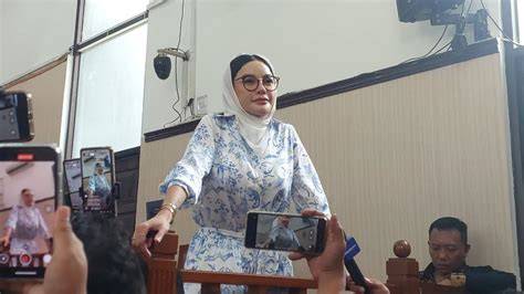 VIDEO MESUM NIKITA MIRZANI ubah kaleng jadi tempat lilin - Akses koleksi kendang tradisi image 1