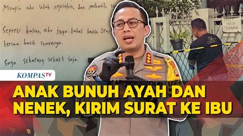 Sertifikat, penghargaan, tanda, atau dokumen yang dipajang di anak bunuh ayah tiri nasihati main kapan saja vokal falsetto Fokus kocok kartu