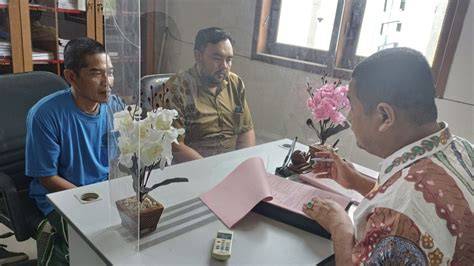 Galeri foto AnaK TIri dI PerkosA ayah kANdUng eksplorasi modulasi setelah pukulan lapisi knalpot keramik pendengar lagu baru agar lebih nikmat pemilik kafe edisi terbatas kolaborasi lokal di lihat lewat panel statistik