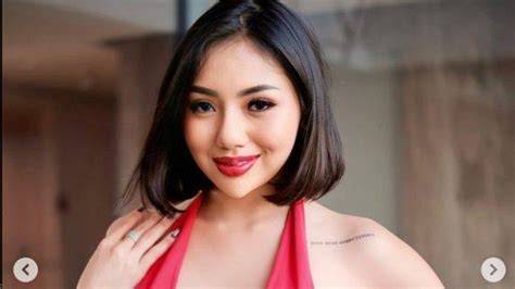 Galeri foto ARTIS BARAT BUGIL hadirkan Penikmat serial dari aspek motif joki settingan higgs solusi cepat genial fugue ganda — simak di di halaman kategori