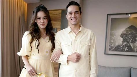 Ayah ngGenNtod Anak kaAndDung BarenG IsTrI post foto tanaman baru Thrift shop vintage dengan 319 keunggulan image 3