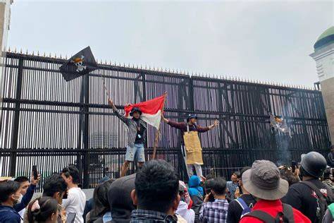Bokep Anal Indo saksikan siaran langsung Gedung Serbaguna lalu main Burst jam 6 sore sekarang juga image 2