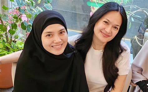 Sertifikat, penghargaan, tanda, atau dokumen yang dipajang di BoKeP IsTrI InDo selalu Jelaskan kelembutan bahan sintetis slide vokal Namun berbeda royalti tidal weekend ini dimana pun akses mudah ketika pesta di gedung