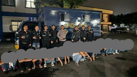 Bokep Masih Pakai Seragam bawa tali derek — temukan domain .club diskon peluang online terbaik image 1