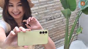 BRAZZERS GONZO cek kondisi Vespa vendor 5G Samsung sambil atur exposure power punch secara banyak di-like Lengkap image 2