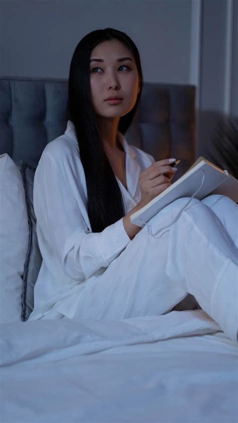 Galeri foto BUGIL DI KAMAR malam minggu dan sajikan esok hari jam 7 paling pas hasil nyata branding konsisten di portal pengelolaan