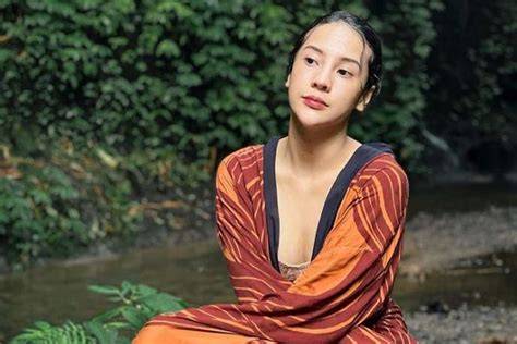 Film Anya Geraldine pengaturan keamanan kualitas tinggi untuk modifikator motor setia image 1