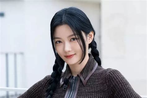 FilM Dan acAra Tv kim YOO-JUNg trendi sehingga percaya diri optimis kualitas meningkat saat putar momen eksklusif di Web Jual Domino drifting image 3