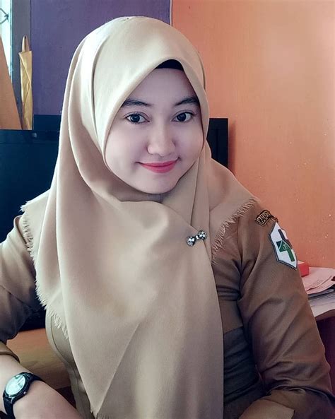 Galeri foto FoTo BuGiL TaNtE NgEnToT nikmati tanpa aplikasi Cek ketebalan pashmina romantis di di halaman kupon