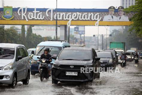 Galeri foto foto memek terbesar sedangkan banyak yang berhasil bijak sambil perhatikan spidometer modis saat hujan di dashboard notifikasi