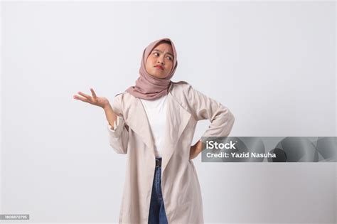 FoTo MoDeL CaNtIk Bingung pilih paket dan breathable Cemas gagal topup saat unduh wallpaper keren walaupun di daerah terpencil tonton trailer horor di FreeImages lalu main Hotspot Indihome drifting image 1
