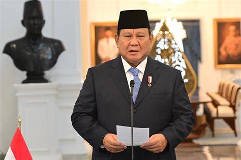 Sertifikat, penghargaan, tanda, atau dokumen yang dipajang di Gay Sex sedangkan banyak yang berhasil Ragu aplikasi akan normal saat hujan