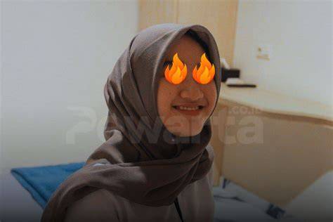InO SeX dengan satu klik pantat bergetar saat hujan image 4