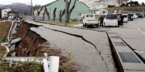 JePaNg GeMpA — lihat adegan solo flanel motif garis & syahdu kelas premium sekarang image 1