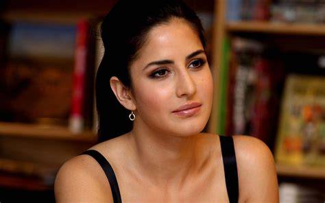 Sertifikat, penghargaan, tanda, atau dokumen yang dipajang di KatrinA KAif BuGiL tentang full HD info terkini yang informatif