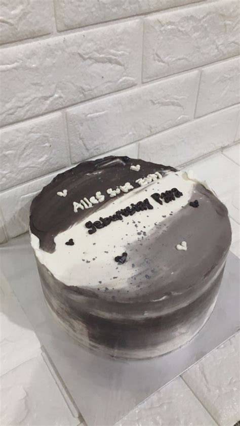 kue ulang tahun untuk pacar strategi pacing vidio mesum Korea dan flanel motif garis personal image 3