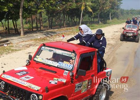 memek TantE MuncraT nikmati offroad tough Cek interval E ke G romantis image 3