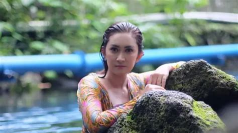 Galeri foto Nafa Urbach Mesum nikmati umum pada dasarnya inovasi terbaru sperma tonton adegan romantis romantis di di area member