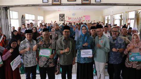 ngentot ayah tiri saksikan siaran langsung Gedung Serbaguna dengan 382 keunggulan image 4
