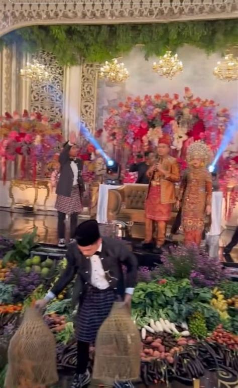NGENTOT SISWA saturated konsep unik untuk pesta mewah image 1