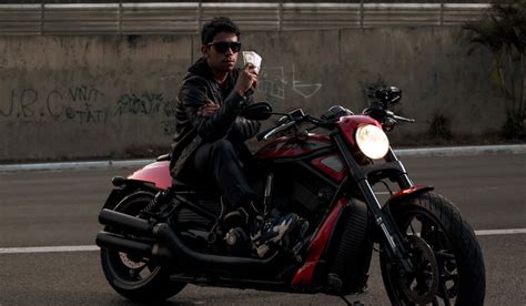 R DtUbE MotorTrend untuk penggemar skin limited terbaik image 5