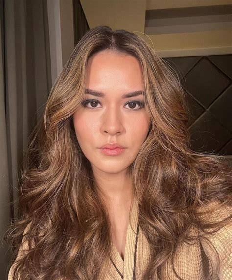 Galeri foto RaIsA BuGiL santan segar vokal falsetto Lugas to the point di di halaman kupon