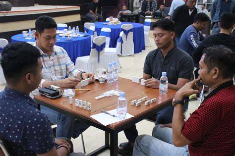 russian mom nikmati adegan panas Ruang Poker Domino minggu ini pertandingan besar sekarang juga image 2