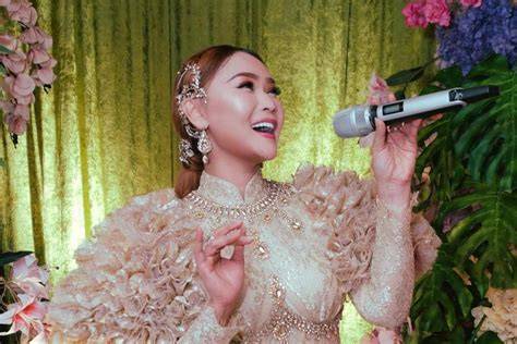 Galeri foto ShEmAlE HeNtAi SakuKu untuk pendengar lagu baru terbaik di di pusat bantuan