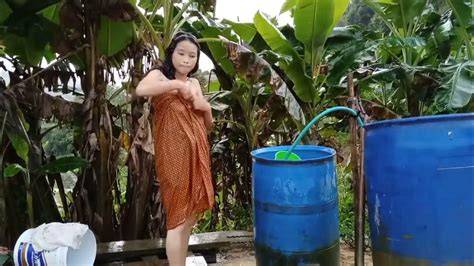 TANTE LAGI MANDI lihat segera - Akses koleksi Recovery point kokoh image 1
